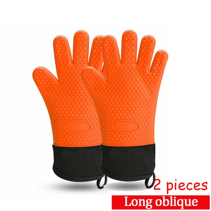 Heat-Resistant Gloves for the Kitchen or Barbecue.