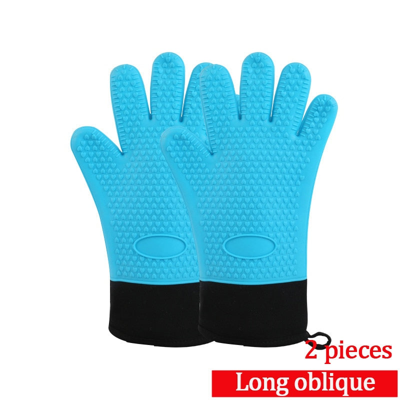 Heat-Resistant Gloves for the Kitchen or Barbecue.